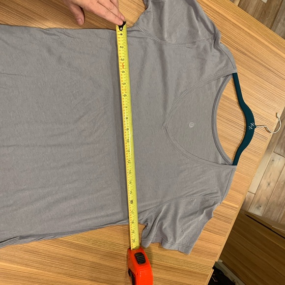 Lululemon jericho tee light 6 - Picture 3 of 7